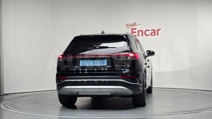 Audi Q4 2022 — 4