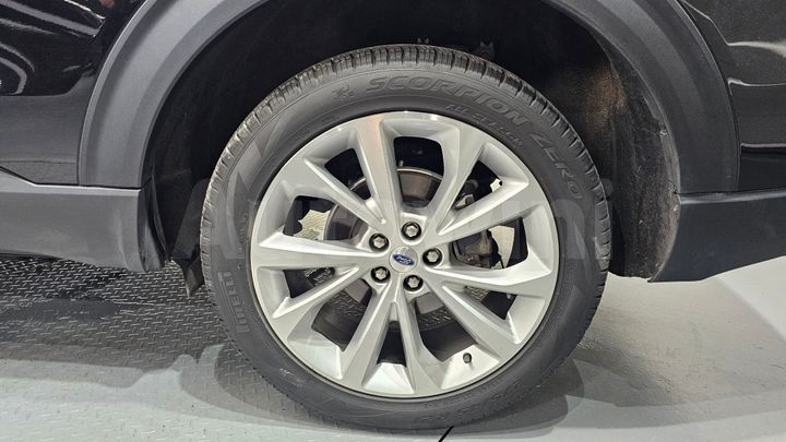 Ford Explorer 2022 — 5