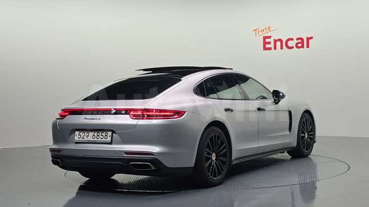 Porsche Panamera 2018 — 2