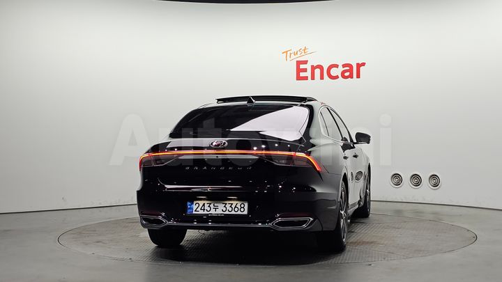 Hyundai Grandeur 2023 — 4
