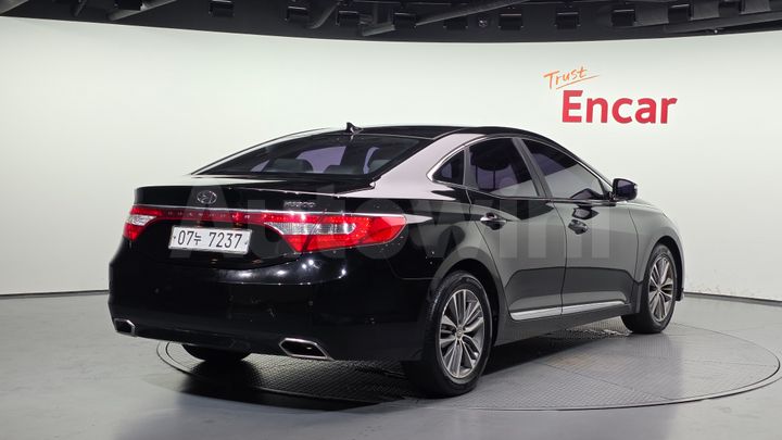 Hyundai Grandeur 2015 — 2