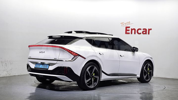 Kia EV6 2023 — 2