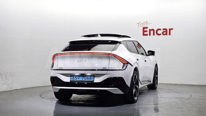 Kia EV6 2023 — 4