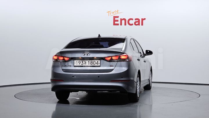 Hyundai Avante 2017 — 4