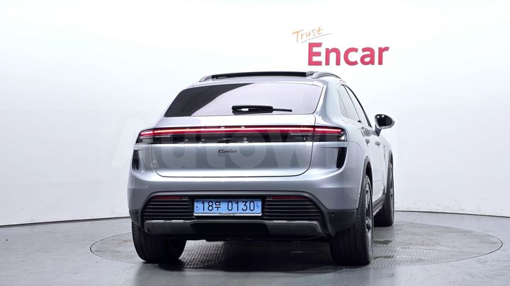 Porsche Macan 2025 — 4
