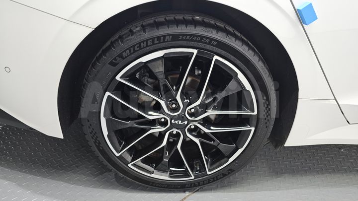 Kia K5 2023 — 5