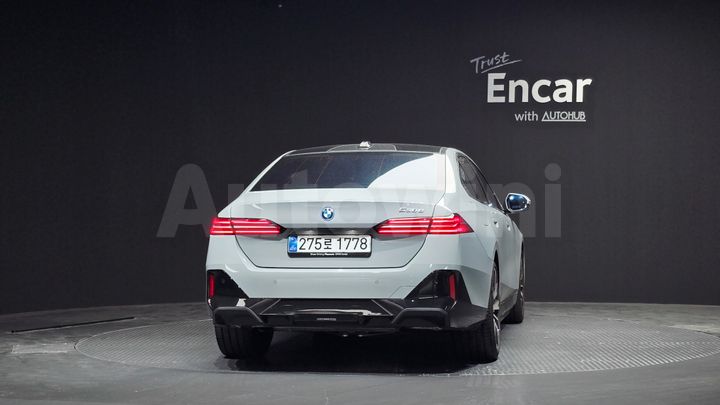BMW 5 Series 2026 — 3