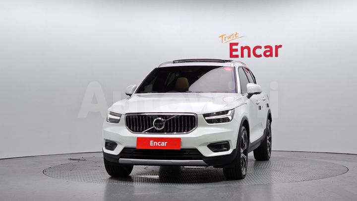 Volvo XC40 2022 — 3
