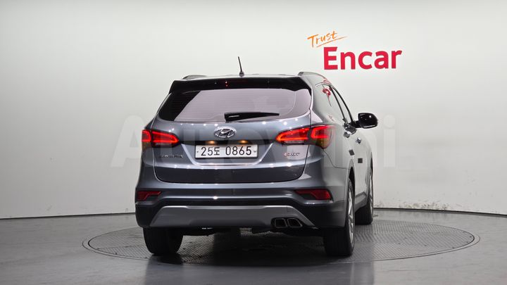Hyundai SantaFe 2016 — 4