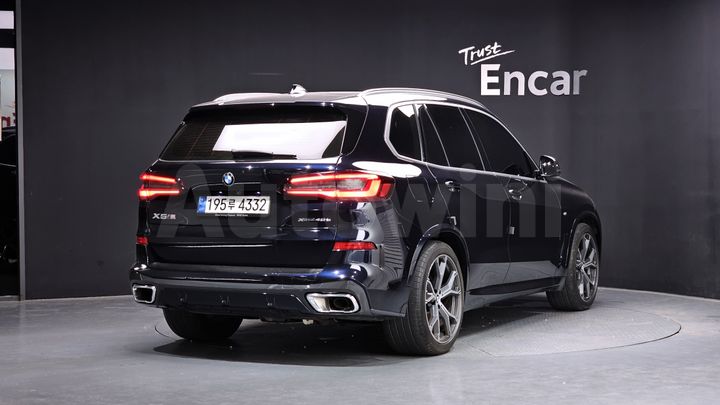 BMW X5 2021 — 2