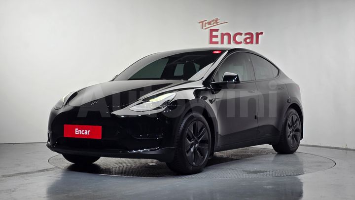 Tesla Model Y 2024 — 2
