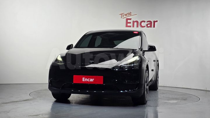 Tesla Model Y 2024 — 4