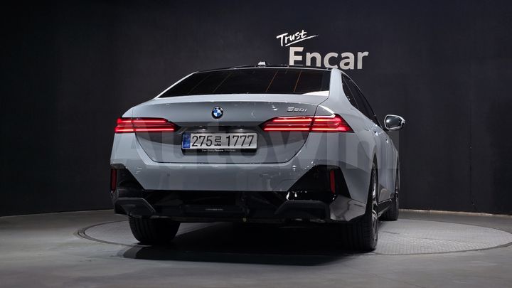 BMW 5 Series 2026 — 4
