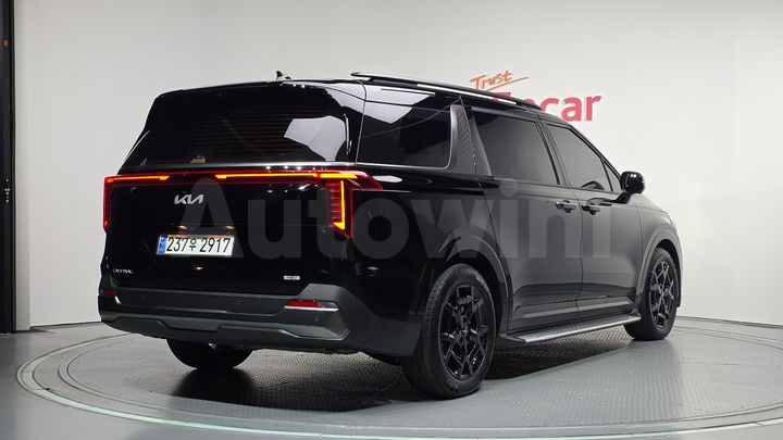Kia Carnival 2025 — 2