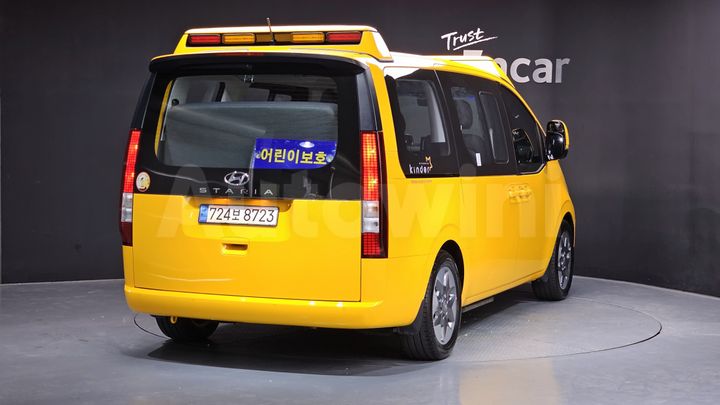 Hyundai Staria 2024 — 2