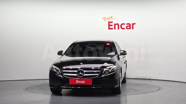 Mercedes-Benz E Class 2017 — 3
