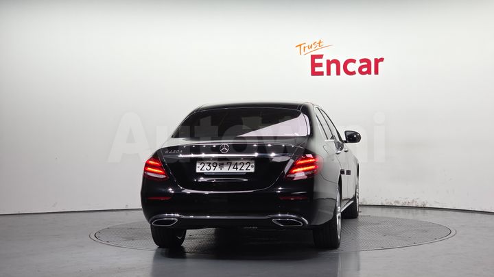 Mercedes-Benz E Class 2017 — 4