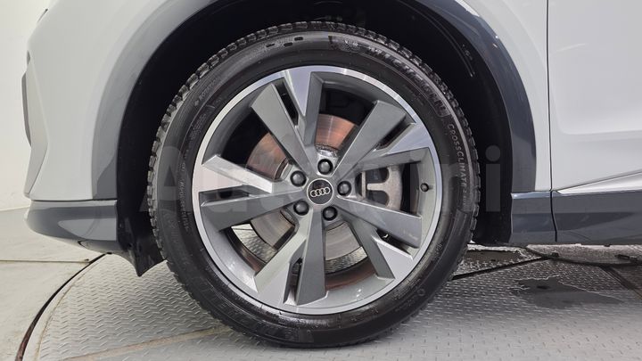 Audi Q4 2023 — 4