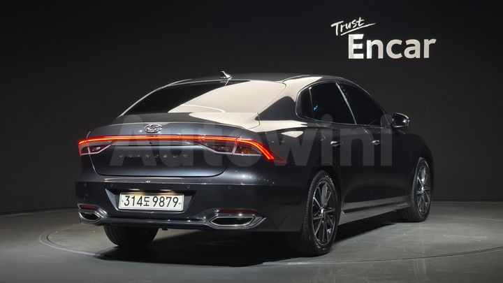 Hyundai Grandeur 2023 — 2
