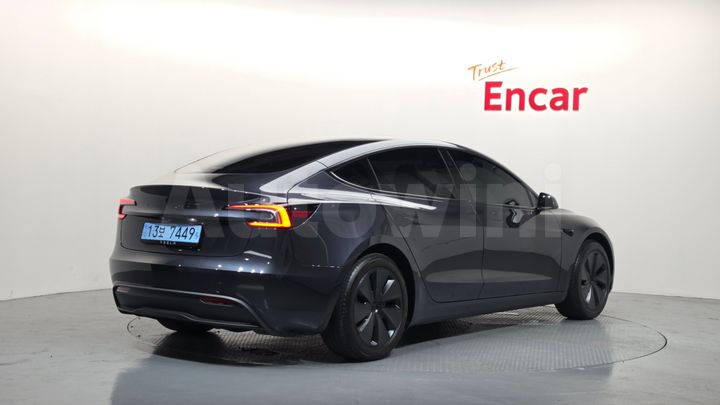 Tesla Model 3 2026 — 2