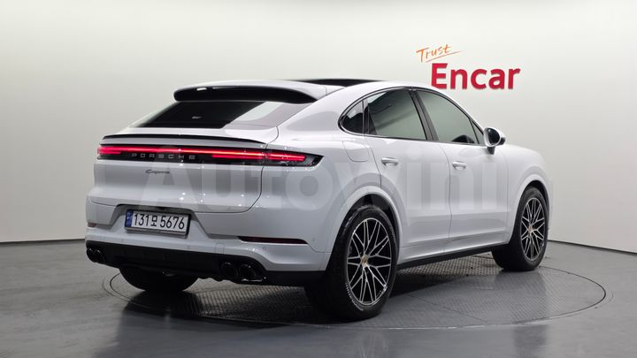 Porsche Cayenne 2024 — 2