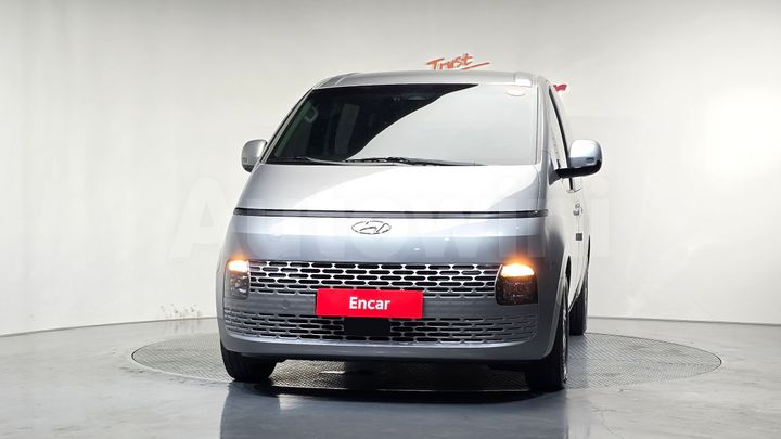 Hyundai Staria 2023 — 3