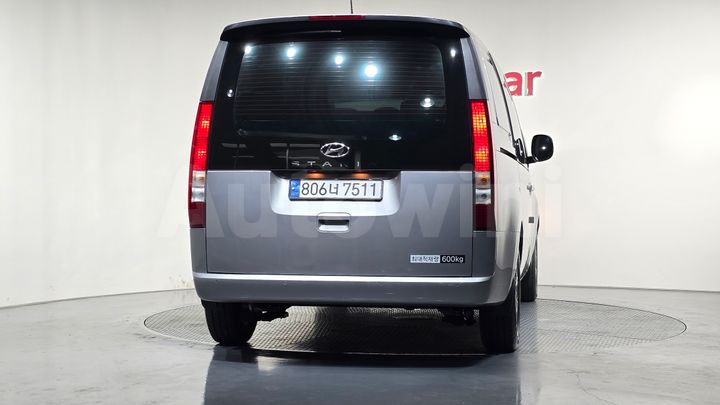 Hyundai Staria 2023 — 4
