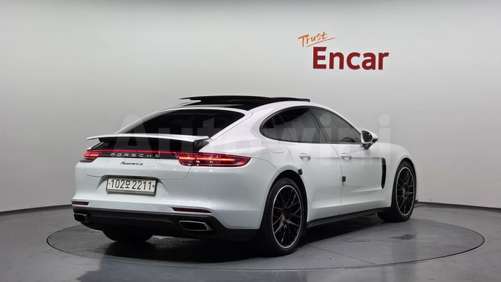 Porsche Panamera 2018 — 2