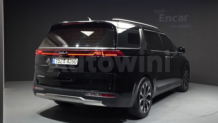 Kia Carnival 2023 — 2