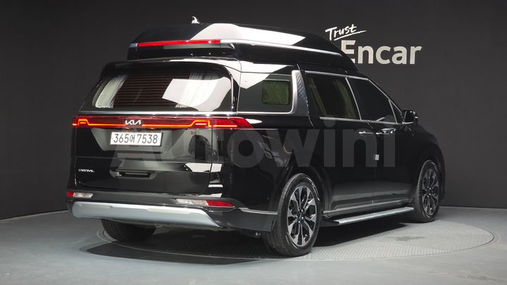 Kia Carnival 2023 — 2