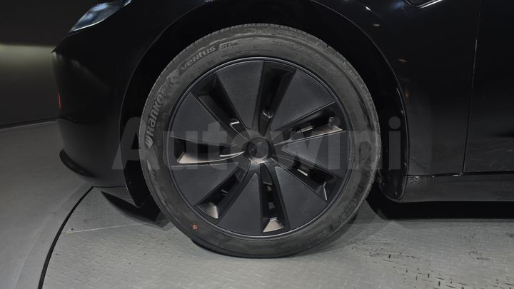 Tesla Model 3 2024 — 5