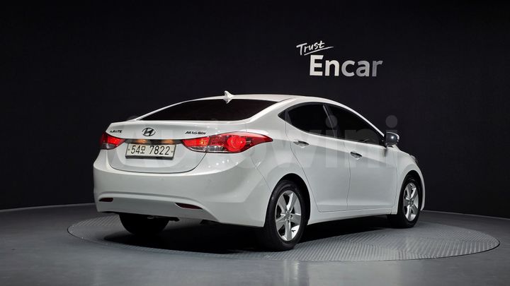 Hyundai Avante 2011 — 2