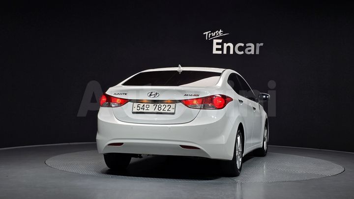 Hyundai Avante 2011 — 4