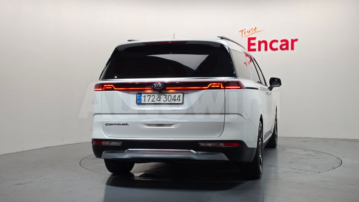 Kia Carnival 2021 — 4