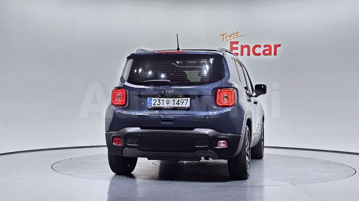 Jeep Renegade 2023 — 4