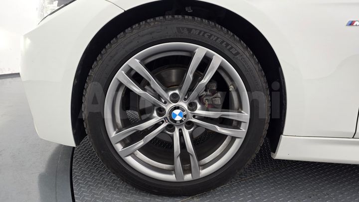 BMW 3 Series 2017 — 5