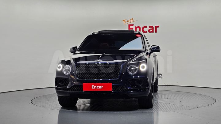 Bentley Bentayga 2018 — 3
