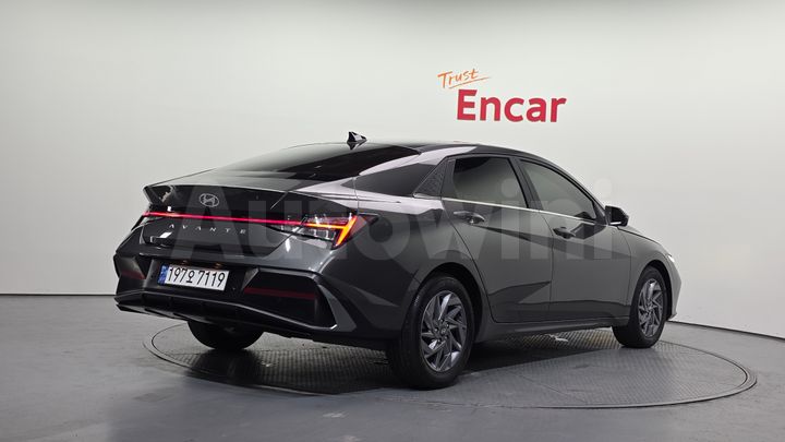 Hyundai Avante 2024 — 2