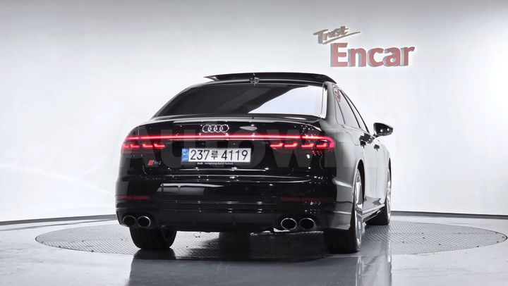 Audi S8 2020 — 3