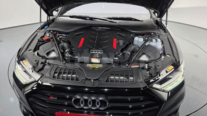 Audi S8