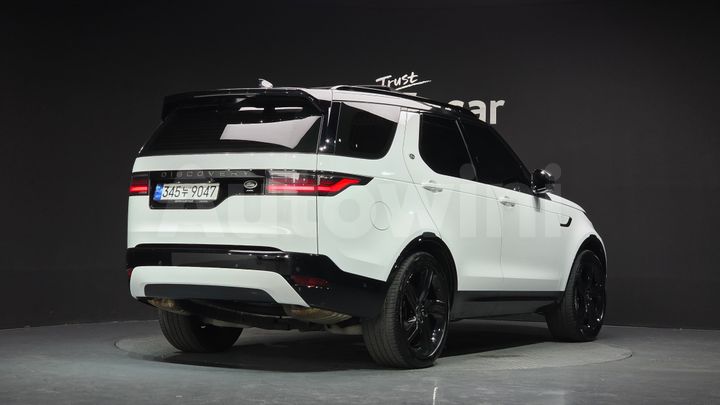Land Rover Discovery 2023 — 2