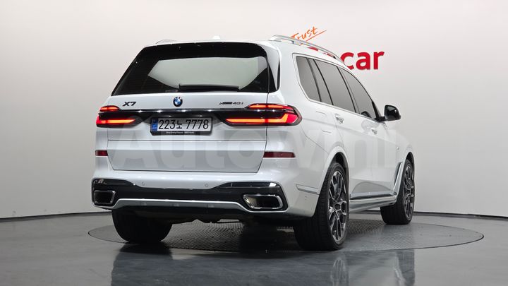 BMW X7 2024 — 2