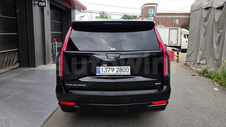 Cadillac Escalade 2023 — 4