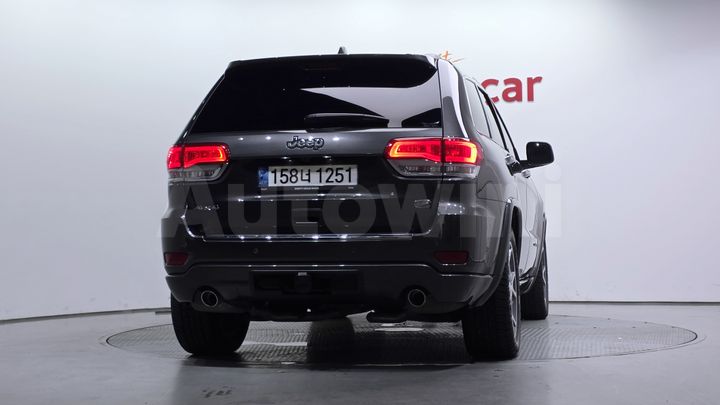 Jeep Cherokee 2021 — 4