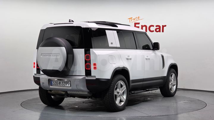 Land Rover Defender 2024 — 3