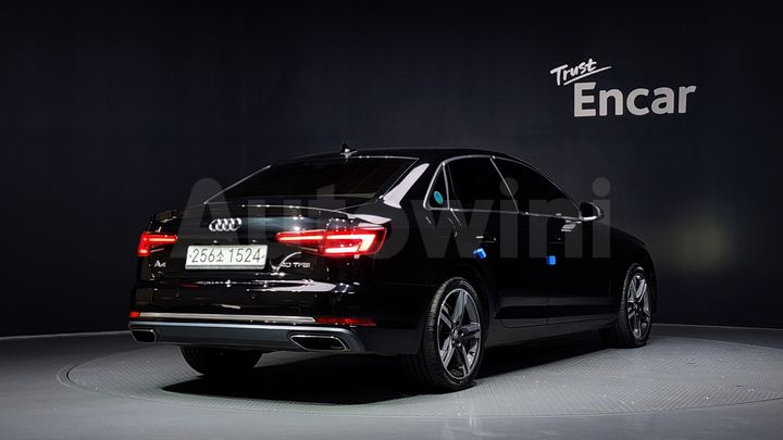 Audi A4 2019 — 2