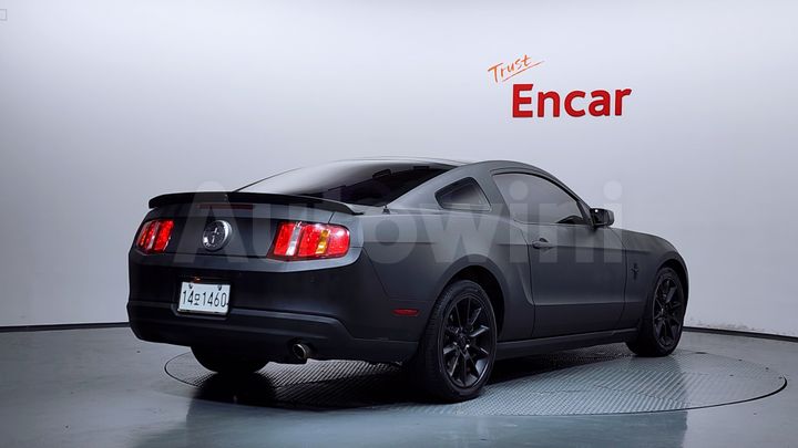 Ford Mustang 2010 — 2
