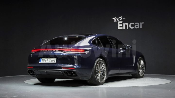 Porsche Panamera 2023 — 2