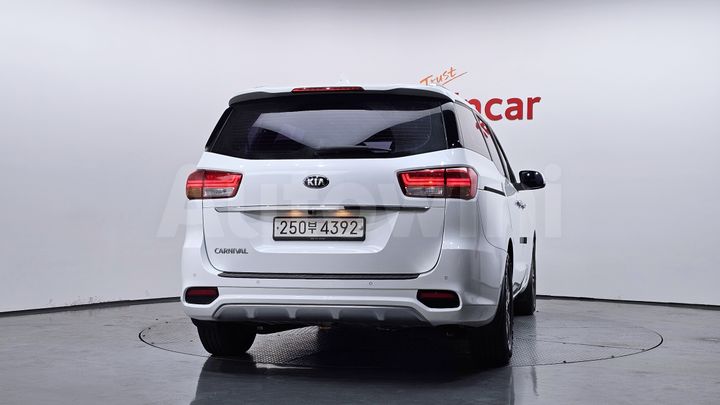 Kia Carnival 2019 — 4