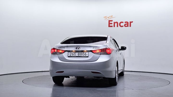 Hyundai Avante 2011 — 4